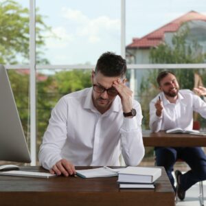 Evitare le molestie nel luogo di lavoro globale – edizione per dipendenti